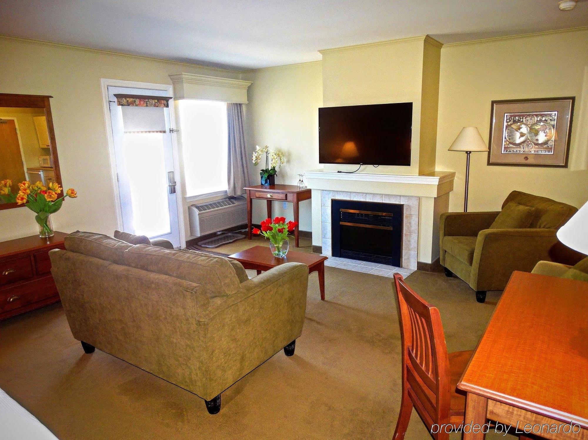 Amsterdam Inn & Suites Moncton Exteriör bild